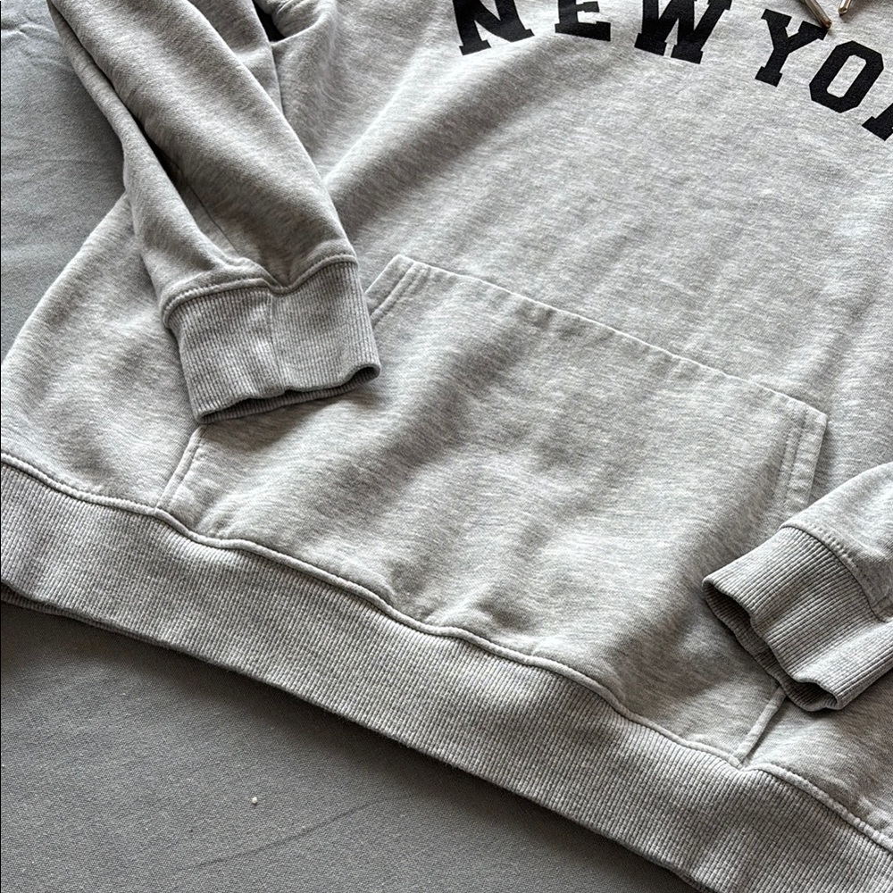 H&M Gray Hoodie with New York Print - Picture 4 of 4